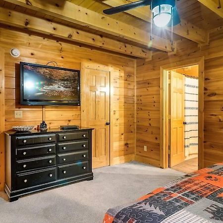 Cabin-N-Smokys! Indoor Resort Pool Views Hot Tub Game Room Севьервилл Экстерьер фото
