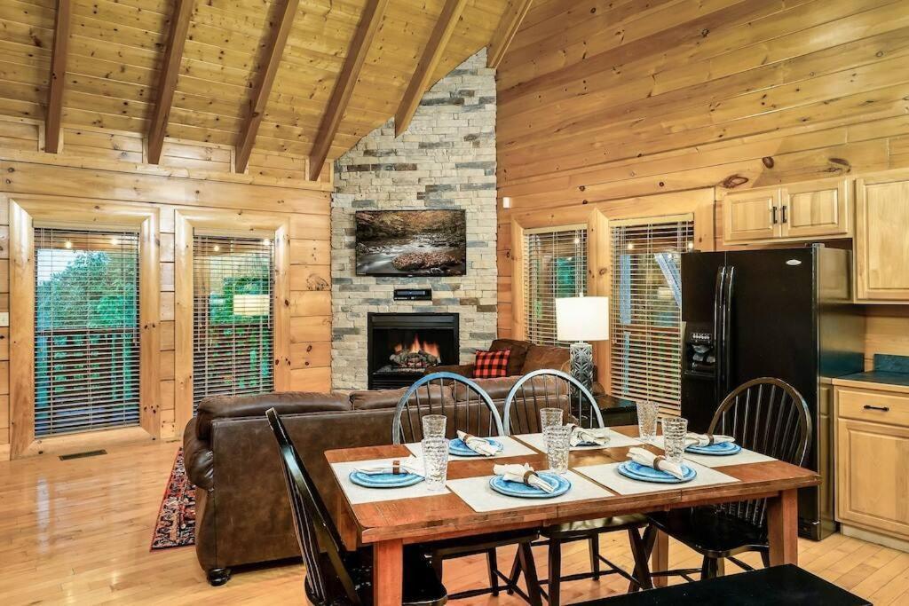Cabin-N-Smokys! Indoor Resort Pool Views Hot Tub Game Room Севьервилл Экстерьер фото