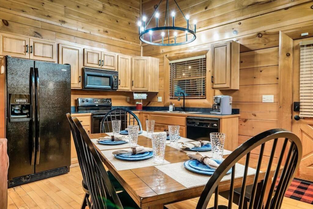 Cabin-N-Smokys! Indoor Resort Pool Views Hot Tub Game Room Севьервилл Экстерьер фото
