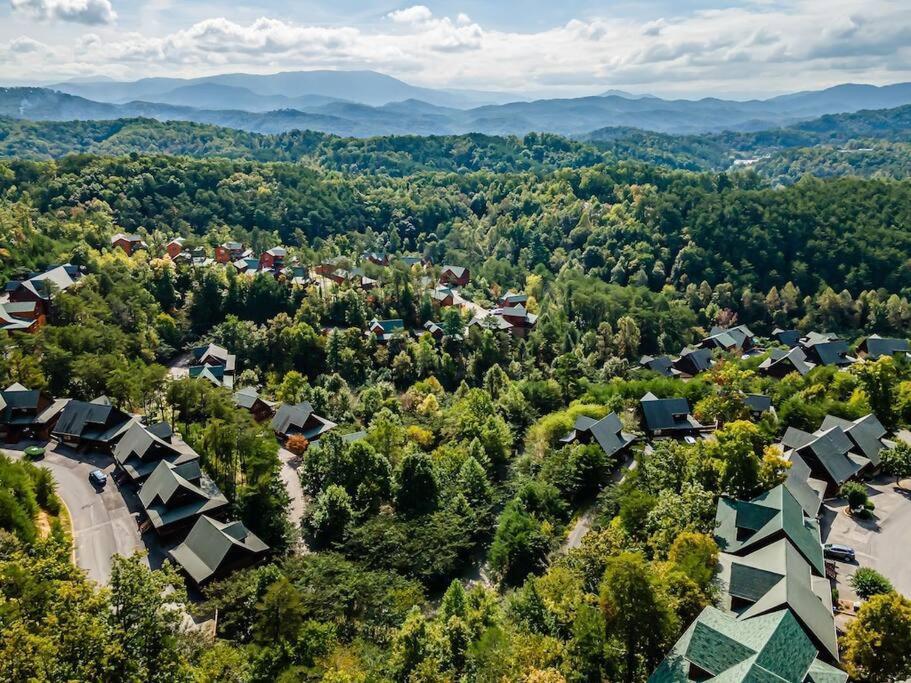 Cabin-N-Smokys! Indoor Resort Pool Views Hot Tub Game Room Севьервилл Экстерьер фото